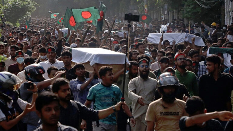 উস্কানির দায়ে ৩২ সাংবাদিকসহ ৫২ জনের বিরুদ্ধে অভিযোগ